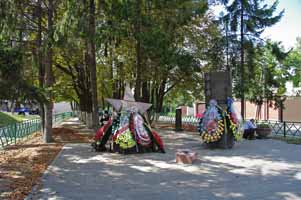 мемориал павшим воинам, город  спутник Киева - Вишневое