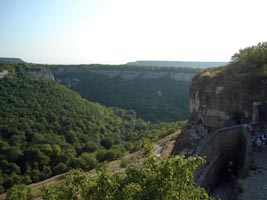 Вид на ущелину Мар'ям Дере. Збільшити...  (фото 2007р.)