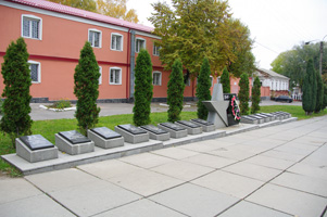 Збільшити...  (фото 2013р.)